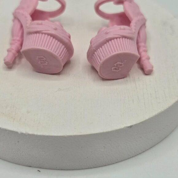 Ever After High Princess C.A. Cupid Birthday Ball Doll Wings & Shoes Set - Picture 4 of 5